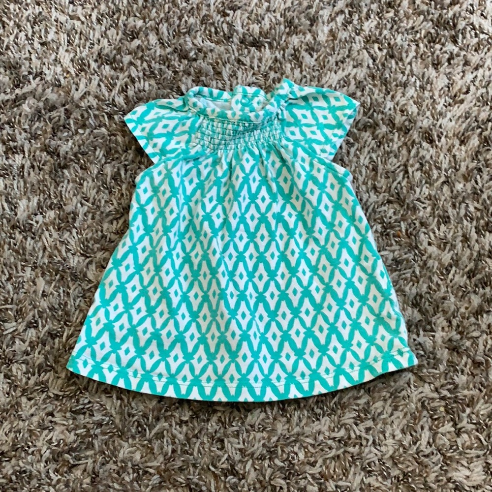 Carter’s green baby girl top. Size 3 months.